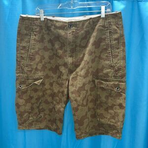 Camouflage Levi cargo shorts brown green